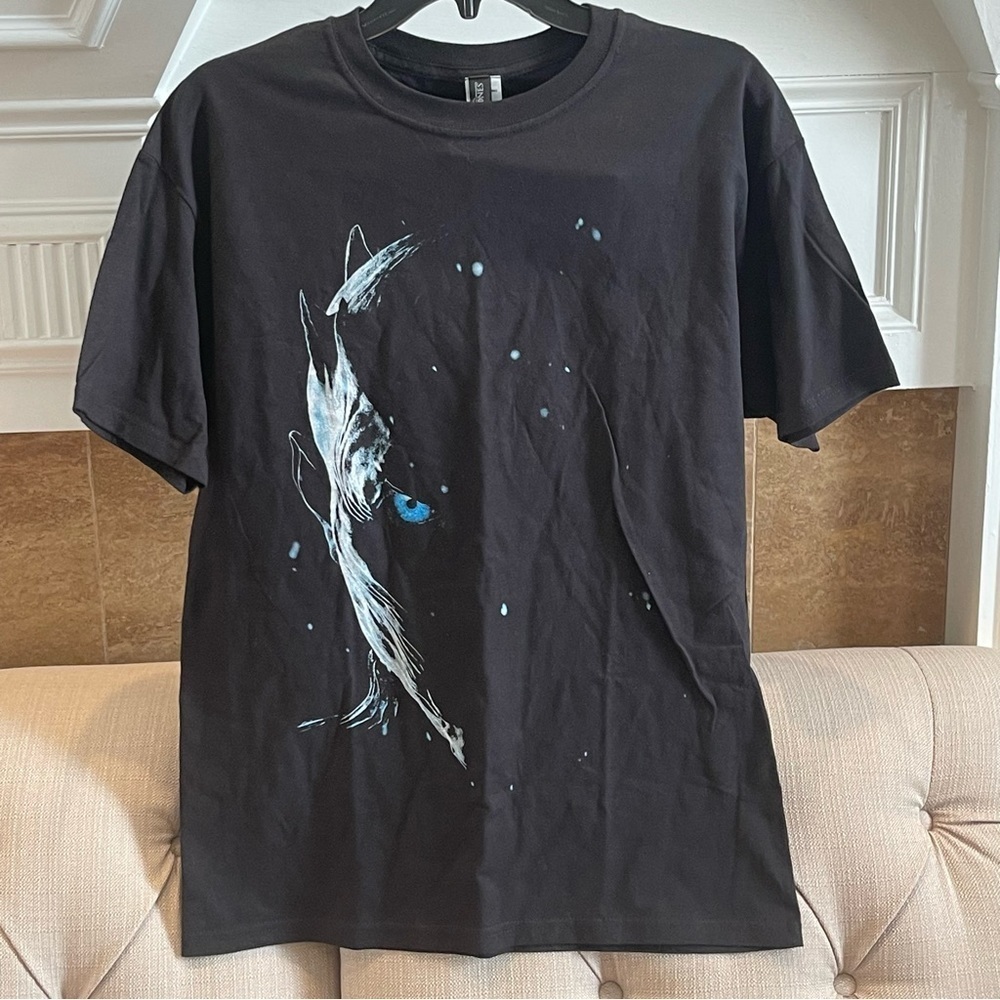 A:  Game Of Thrones T-shirt Men’s M NWT Season 7 Night King White Walker Black